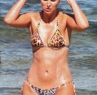 Cristina Ferreira de biquini na praia