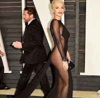 Rita Ora praticamente nua (Óscares 2015)