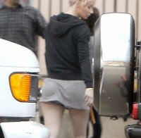 Iggy Azalea mostra as cuecas no set do novo video