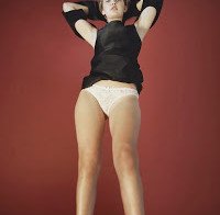Gigi Hadid de cuecas na Pop Magazine