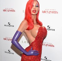 Heidi Klum ganha prémio de disfarce de Halloween mais bizarro