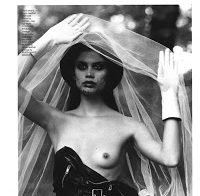 Sara Sampaio em topless