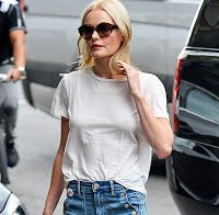 Kate Bosworth também passeia sem sutiã