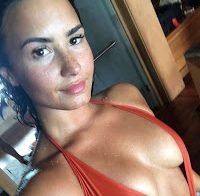 Demi Lovato deslumbra nas redes sociais
