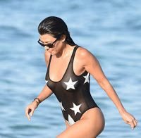 Kourtney Kardashian está numa forma incrível