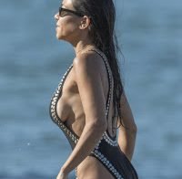 Kourtney Kardashian na praia