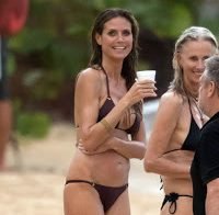 Heidi Klum de biquini aos 44 anos