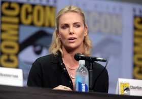 Charlize Theron nua: todas as cenas, de 2 Days in the Valley a O Advogado do Diabo