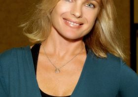 Erika Eleniak no OnlyFans: a loira de Baywatch e da Playboy já fatura 300 mil dólares