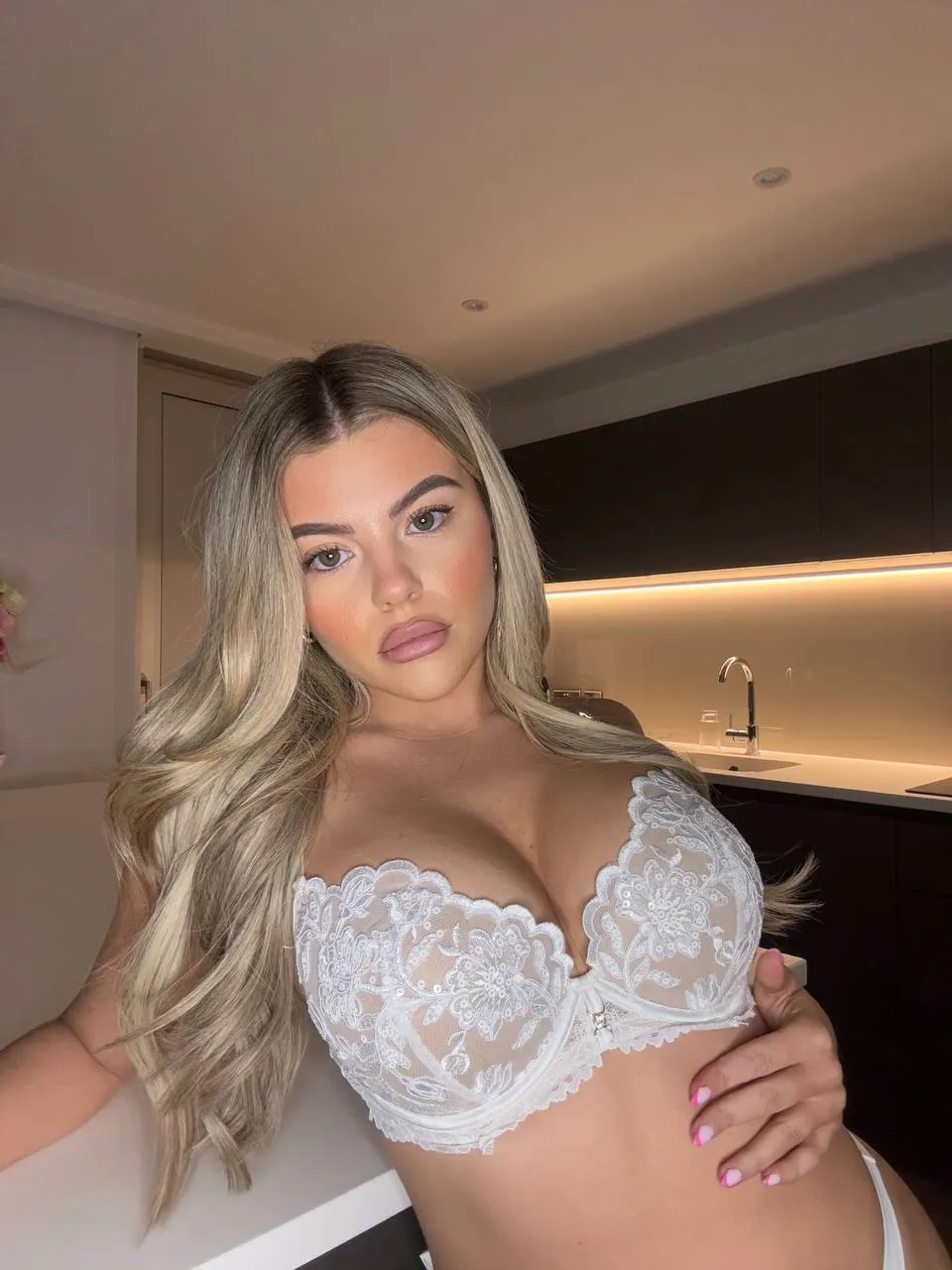 Tilly Harrington, modelo do OnlyFans